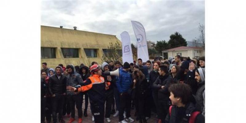 DAKİK VE AFAD’DAN ÜNİVERSİTELİLERE AFET BİLİNCİ EĞİTİMİ - Milliyet Gazetesi